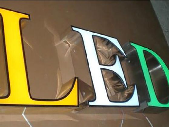 青神介绍LED招牌的基础知识。